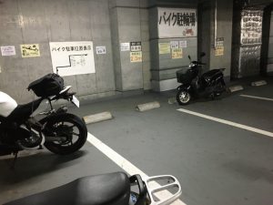 千代田区バイク駐輪場2