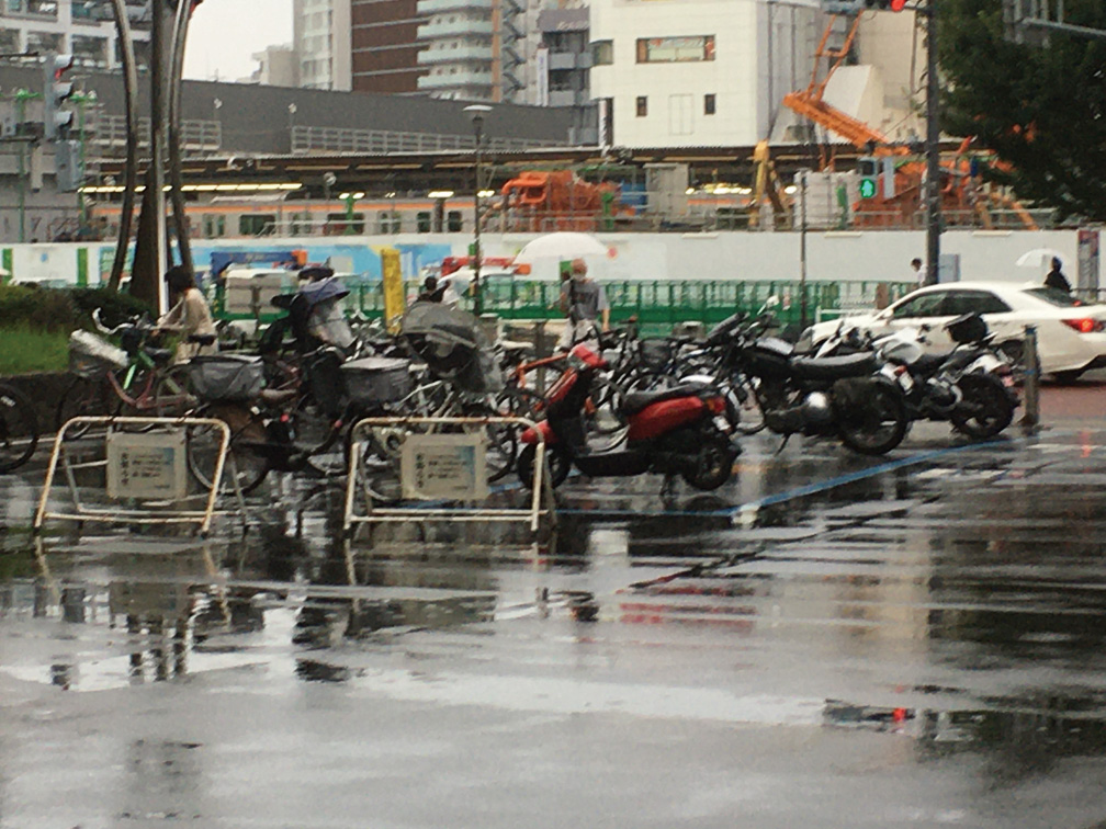 中野区役所バイク駐輪場
