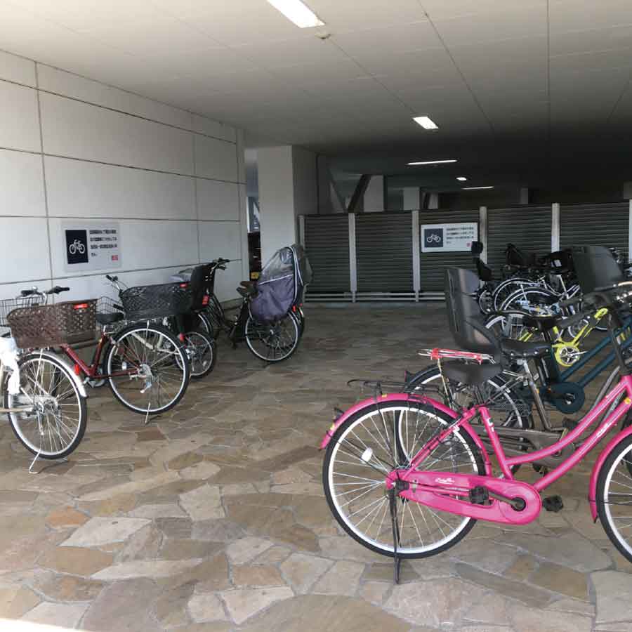 ユニクロ足立入谷店 バイク専門 駐車場 駐輪場情報